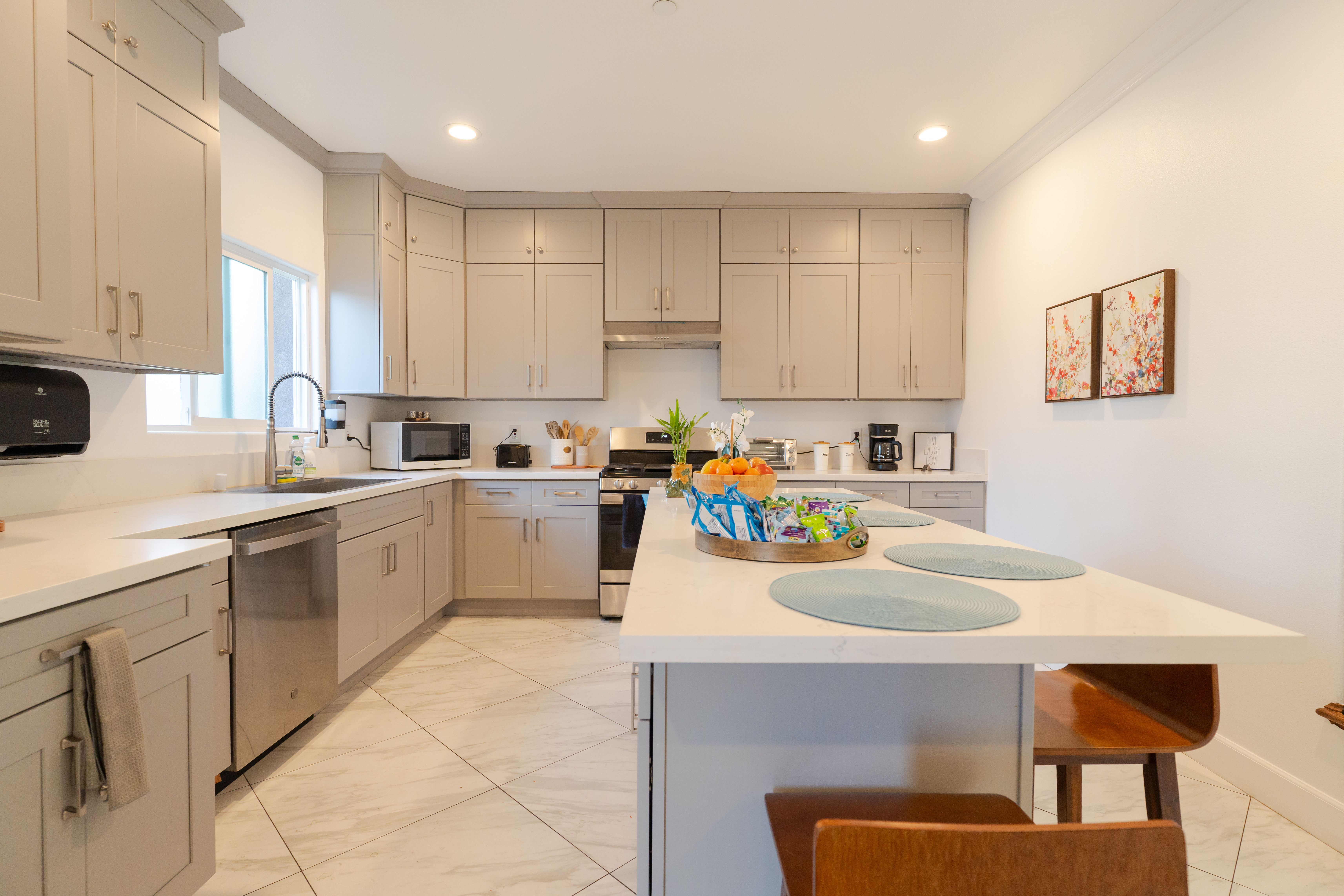 Spacious Kitchen & Dining Area